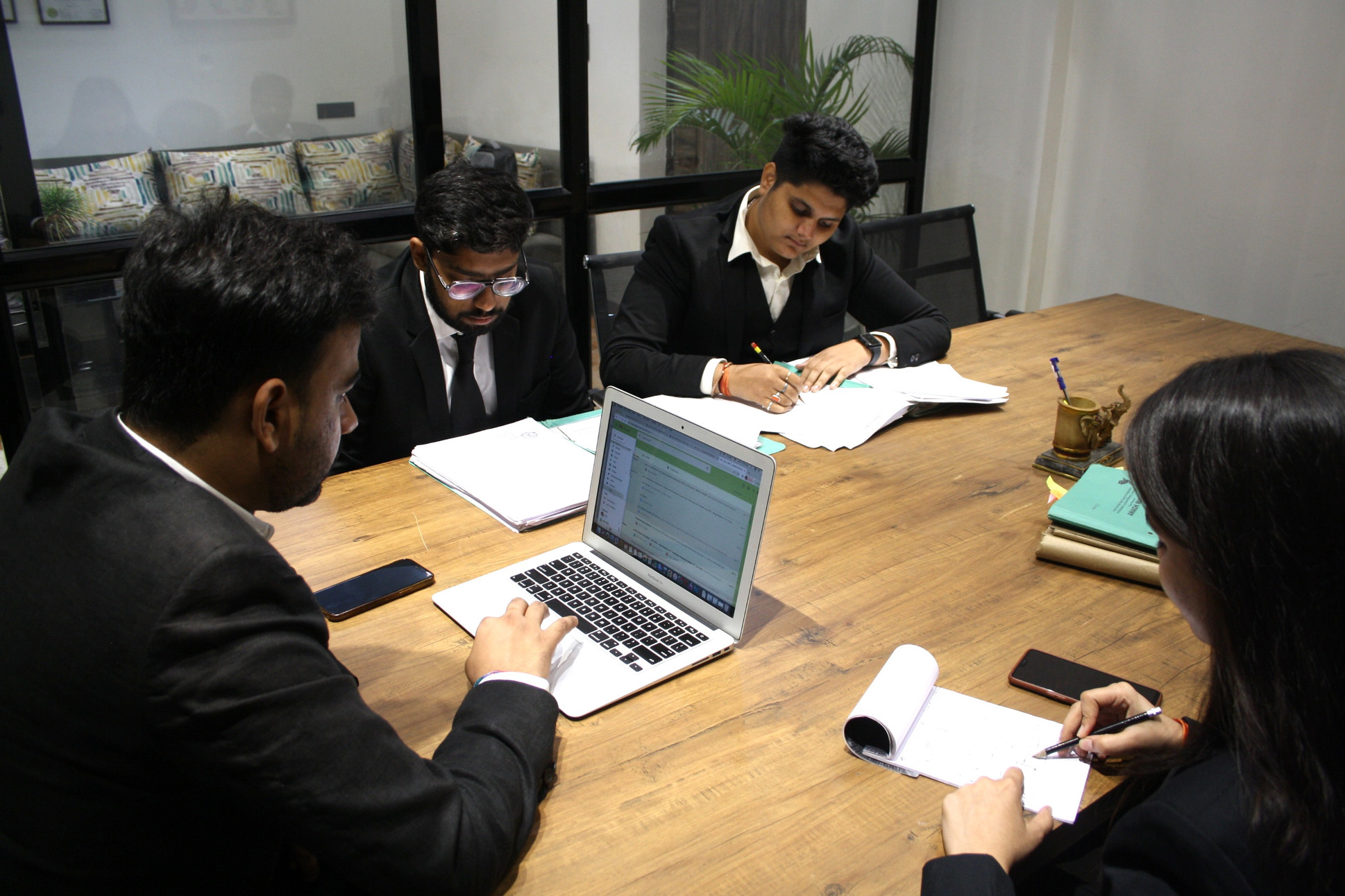 AM Legal Offices